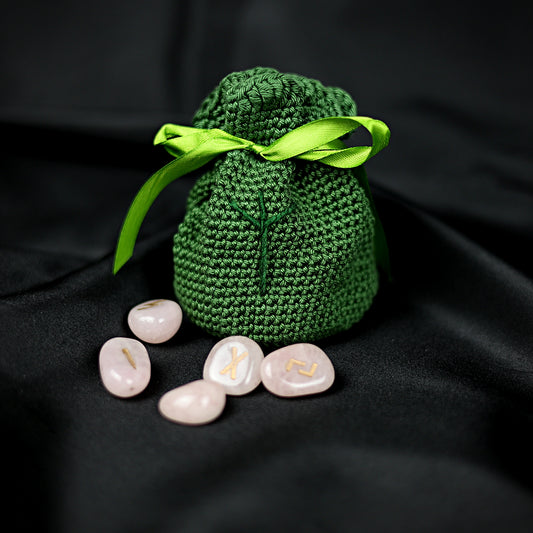 Crocheted Rune Pouch Green / Algiz