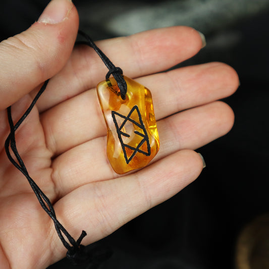 Amber Freyja bind rune necklace